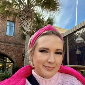 Meet your Posher, Lucy